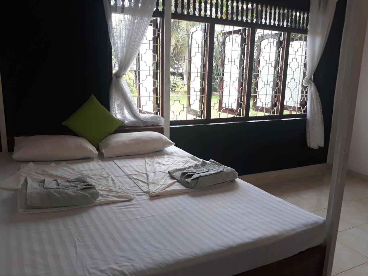 Coco Hostels - เวลิกามา ภายนอก รูปภาพ
