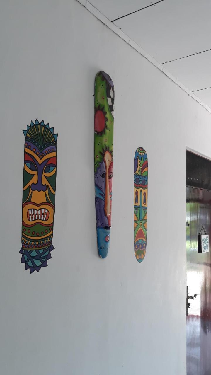 Coco Hostels - เวลิกามา ภายนอก รูปภาพ